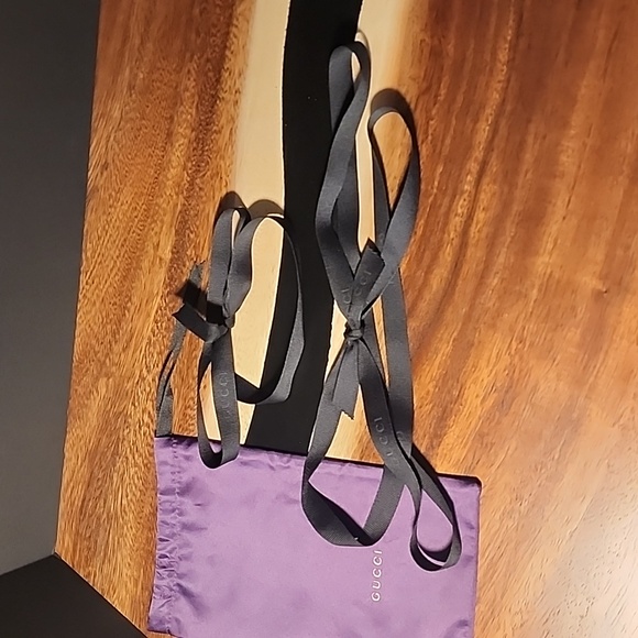 Gucci Pouch & Ribbon - Picture 4 of 5